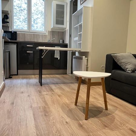 Appartement Studio neuf entièrement équipé et bien situé. à Paris Extérieur photo
